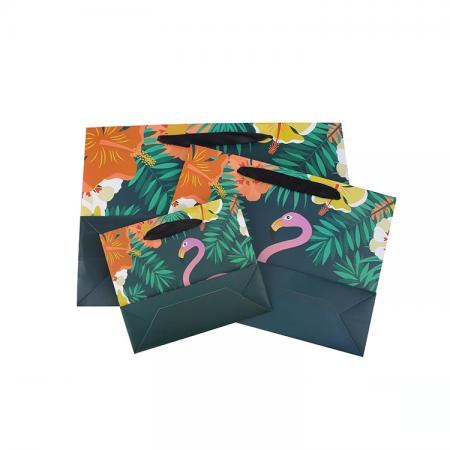 Free sample CMYK printing custom design gift art paper shopping bag