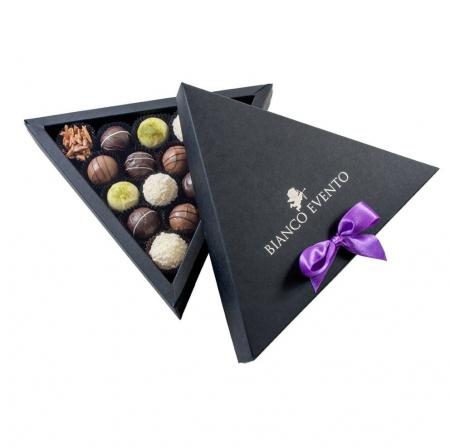 Wholesale custom triangle shaped paper cardboard chocolate gift box packaging