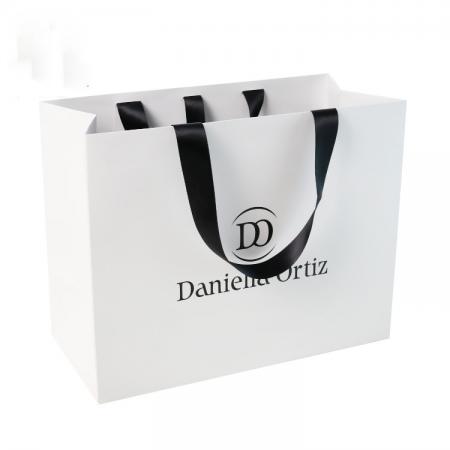 shopping gift bags Customized for logo Recycled white paper bag with handle