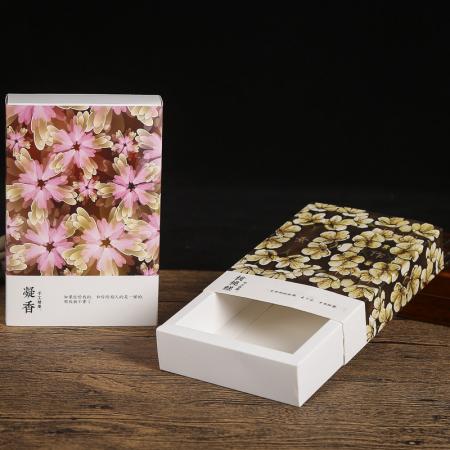 New design eco-friendly gold stamping luxury house shape packaging box for candy