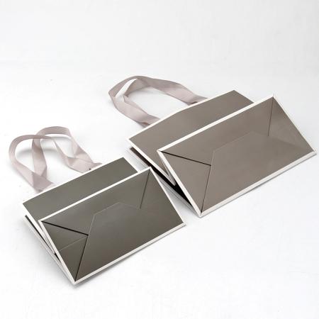 retail luxury packaging paper bags with your own logo