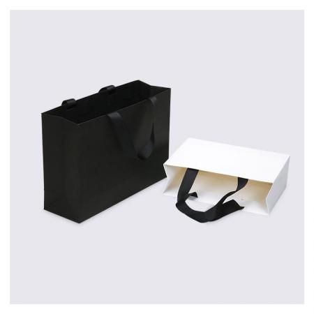 China white paper gift bags with ribbon handles supplier