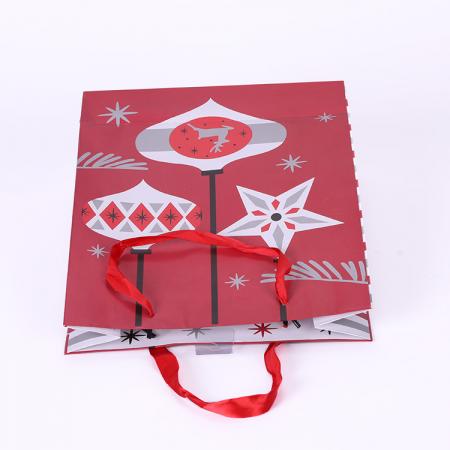 Eco-friendly Christmas shopping paper gift bags customized