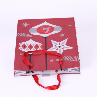 Eco-friendly Christmas shopping paper gift bags customized