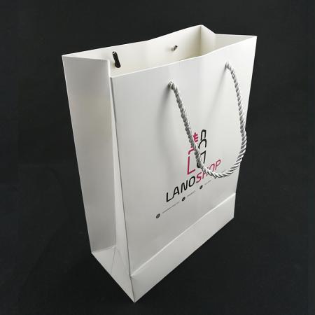 Custom White A4 Size Free Sample Paper Gift Bag